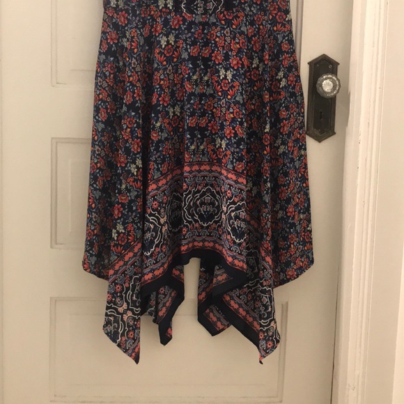 BEAUTIFUL FLORAL DRESS - Picture 3 of 3